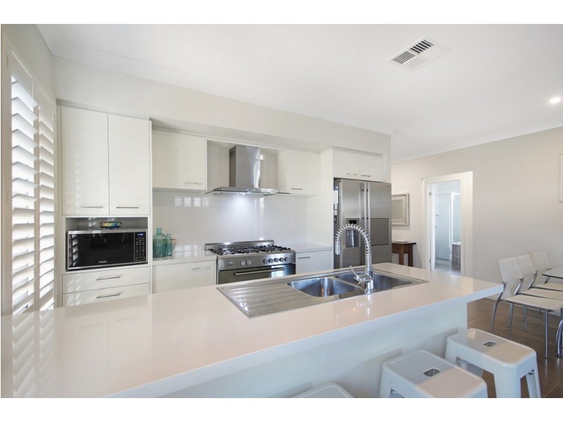 16 Seagrass Avenue, Vincentia NSW 2540