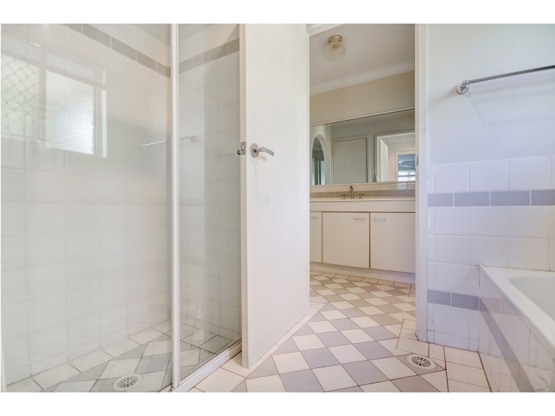 20 Pangari Crescent, St Georges Basin NSW 2540