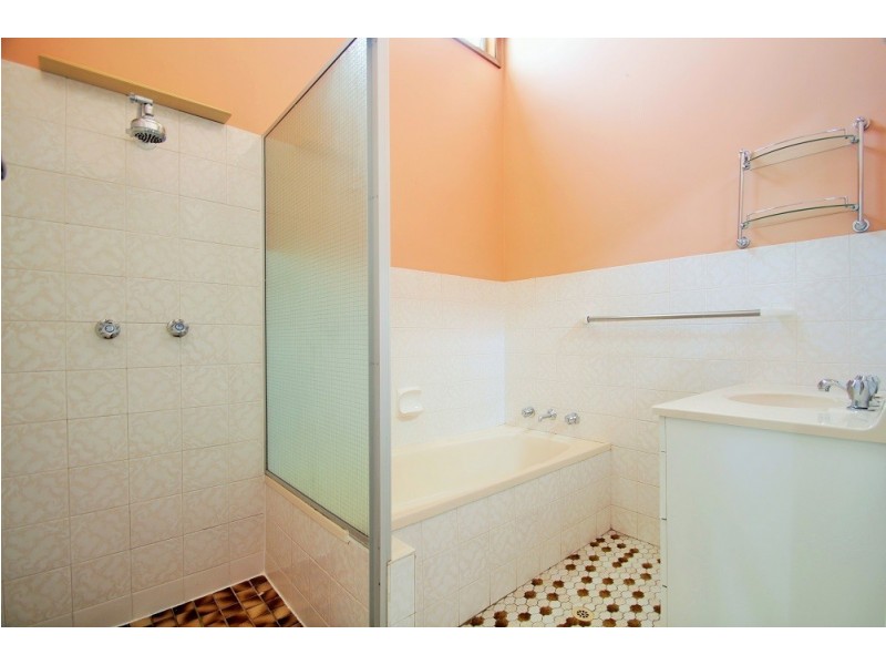 64 Island Point Rd, St Georges Basin NSW 2540