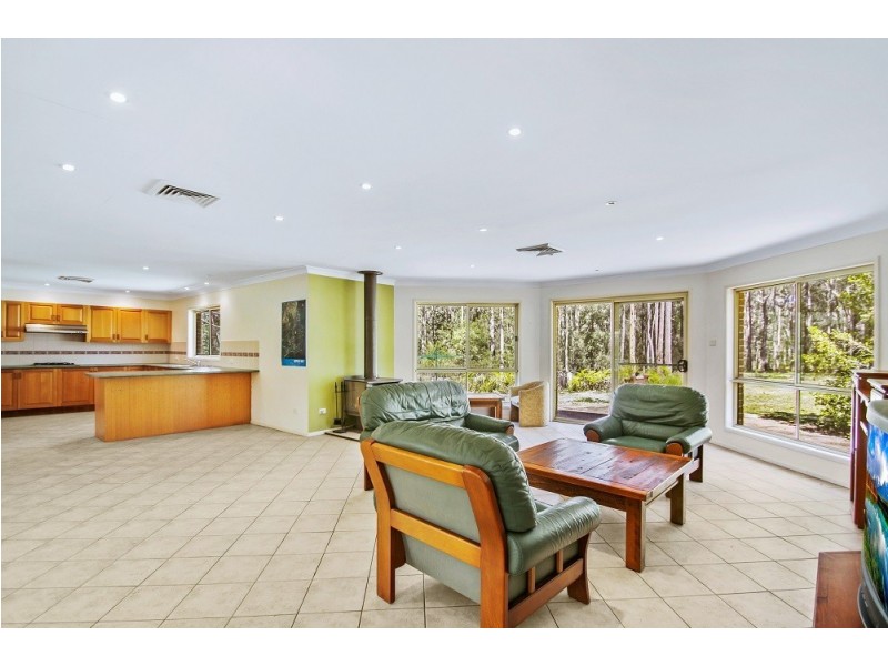 9 Seasongood Road, Woollamia NSW 2540