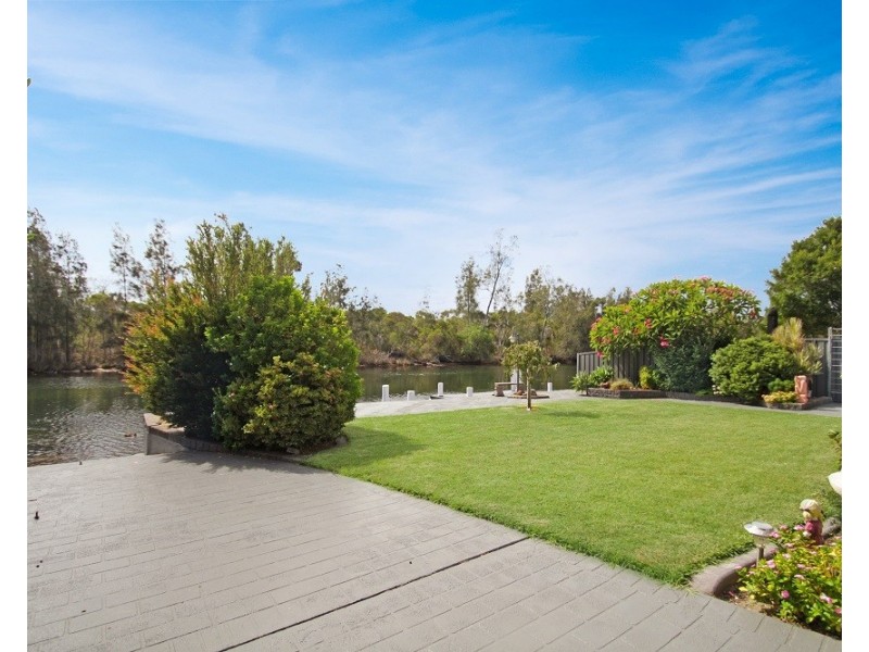 69 Jacobs Drive, Sussex Inlet NSW 2540