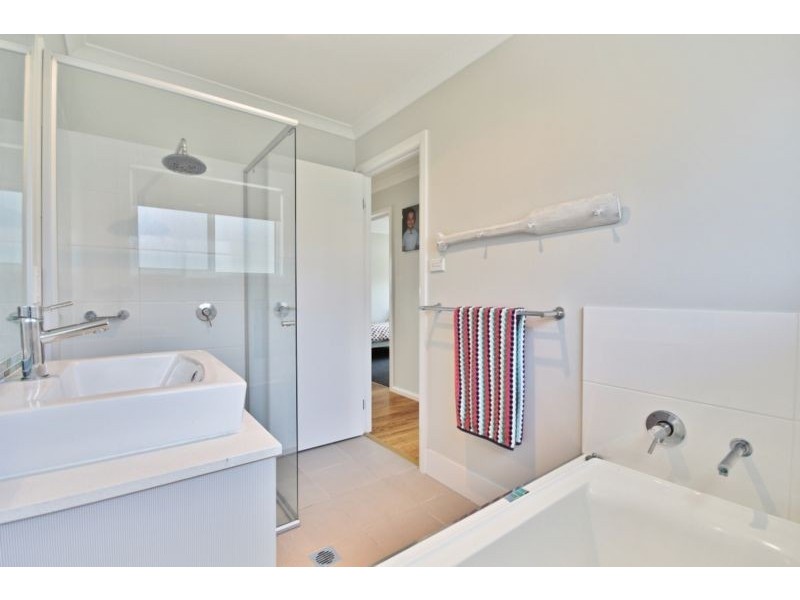 33 Second Avenue, Erowal Bay NSW 2540