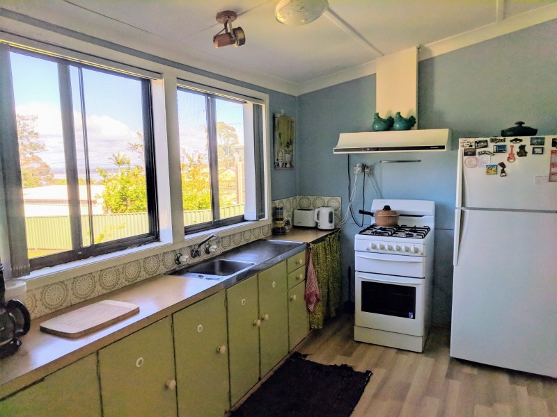 4 Bruce Street, St Georges Basin NSW 2540