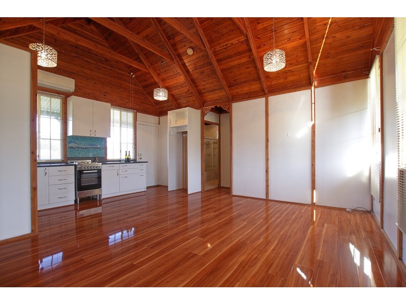 8 Boronia Avenue, Sanctuary Point NSW 2540