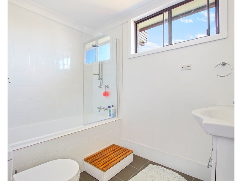 122 Tallyan Point Road, Basin View NSW 2540