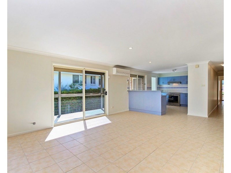 23 Lachlan Crescent, St Georges Basin NSW 2540