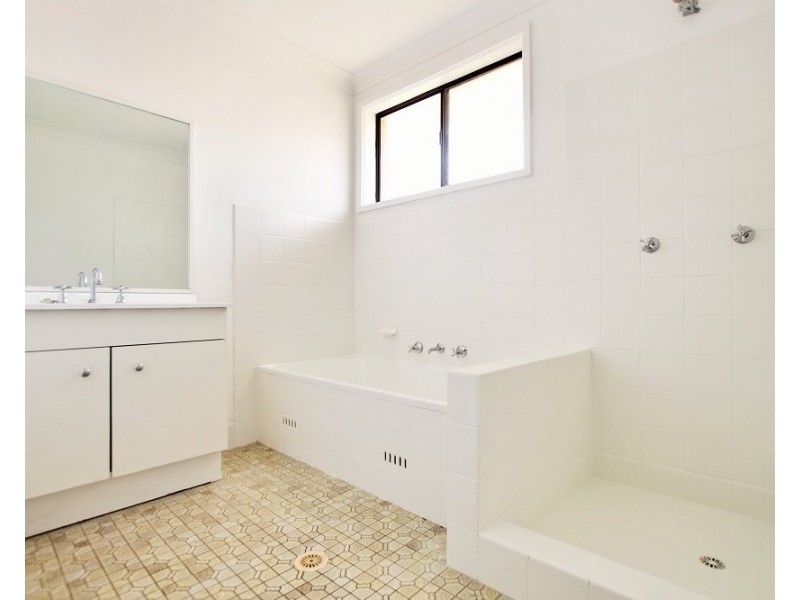 1/5 Campbell Place, Nowra NSW 2541