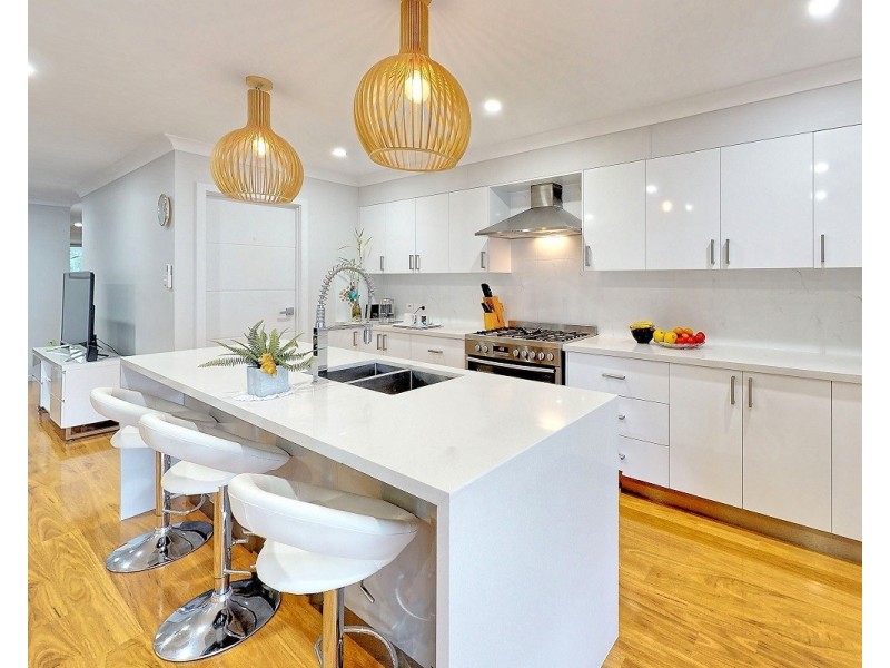 37 Summercloud Crescent, Vincentia NSW 2540