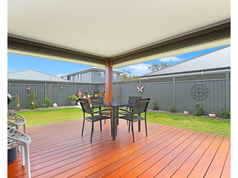 37 Summercloud Crescent, Vincentia NSW 2540
