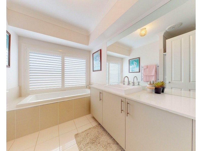 10 Capeland Avenue, Sanctuary Point NSW 2540