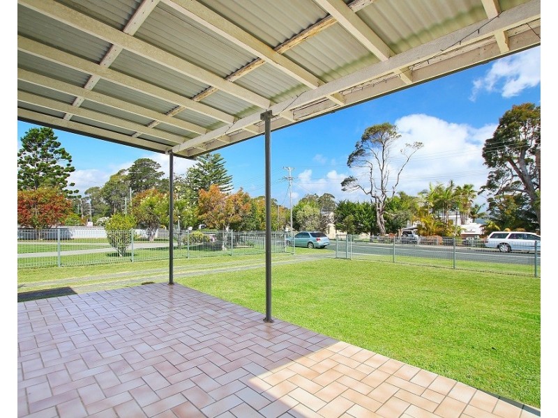 6 St Georges Road, St Georges Basin NSW 2540