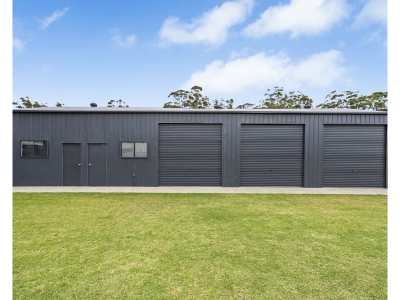 6 St Georges Road, St Georges Basin NSW 2540