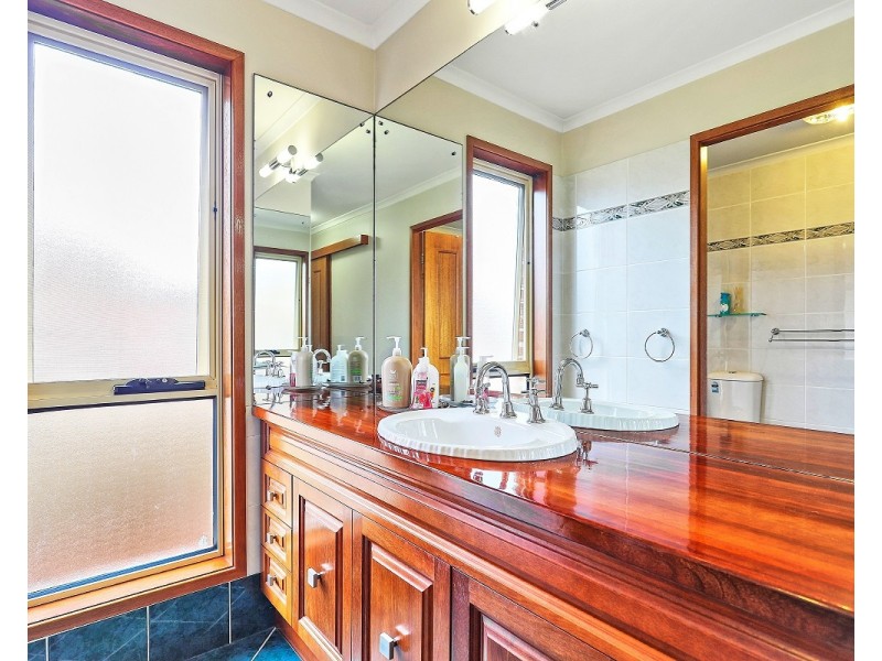 5 Collett Place, St Georges Basin NSW 2540