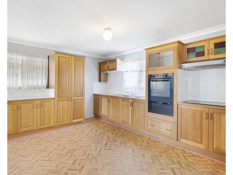 11 Boronia Avenue, Sanctuary Point NSW 2540