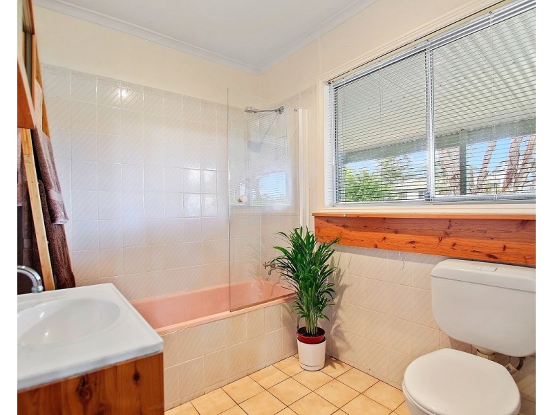 30 Dorothy Ave, Basin View NSW 2540