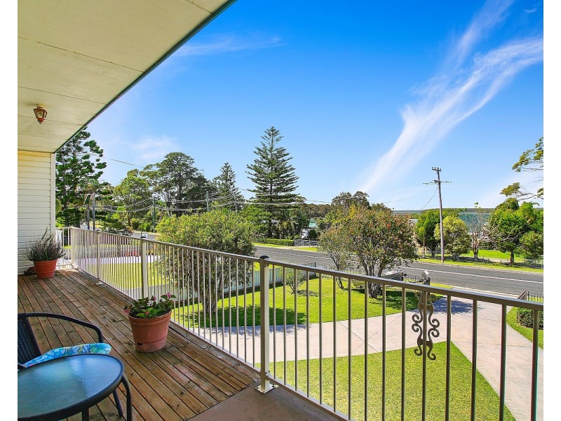 8 St Georges Road, St Georges Basin NSW 2540
