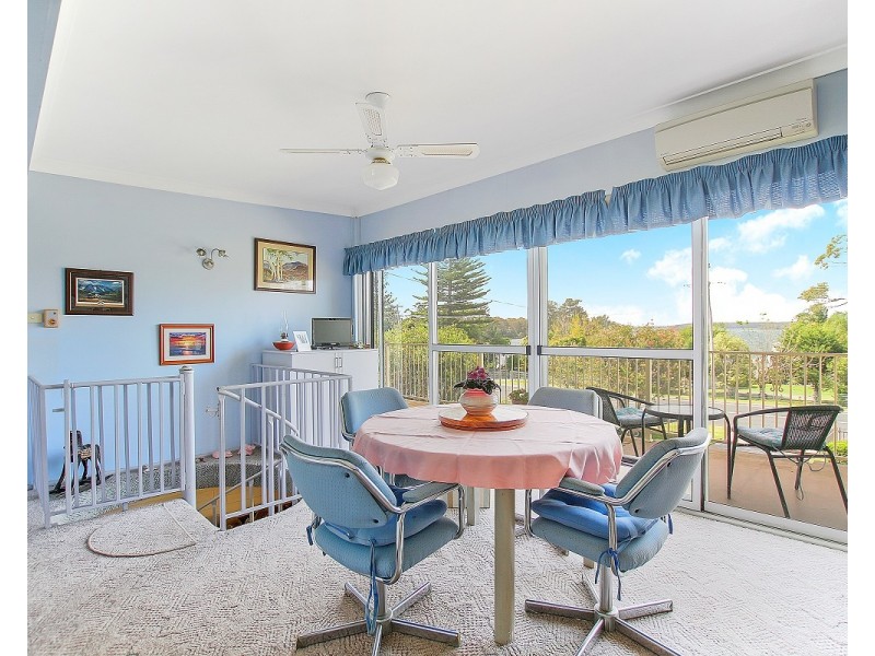 8 St Georges Road, St Georges Basin NSW 2540