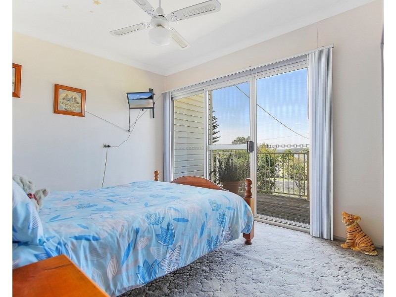 8 St Georges Road, St Georges Basin NSW 2540