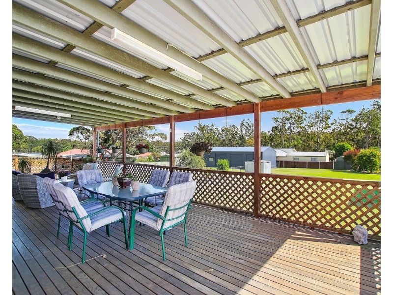 8 St Georges Road, St Georges Basin NSW 2540