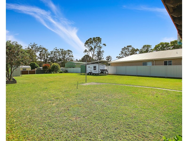 8 St Georges Road, St Georges Basin NSW 2540