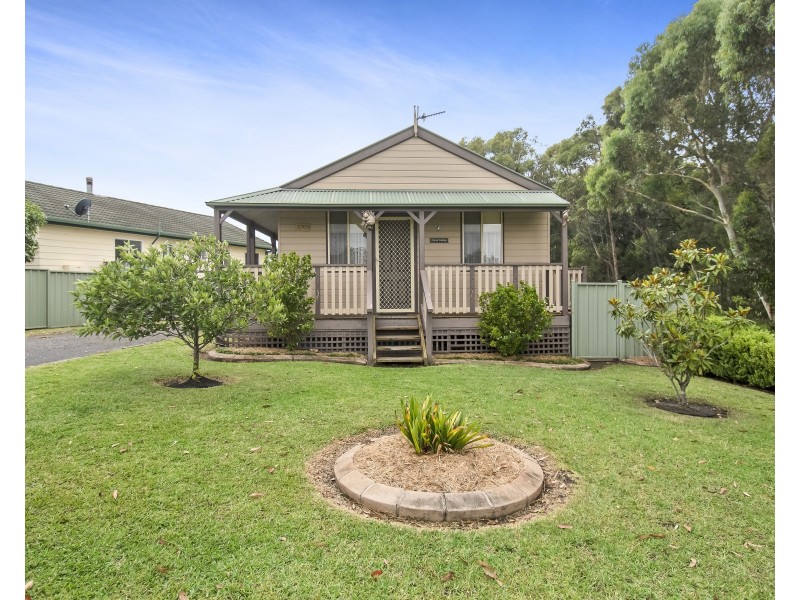 4 Hewitt Avenue, St Georges Basin NSW 2540