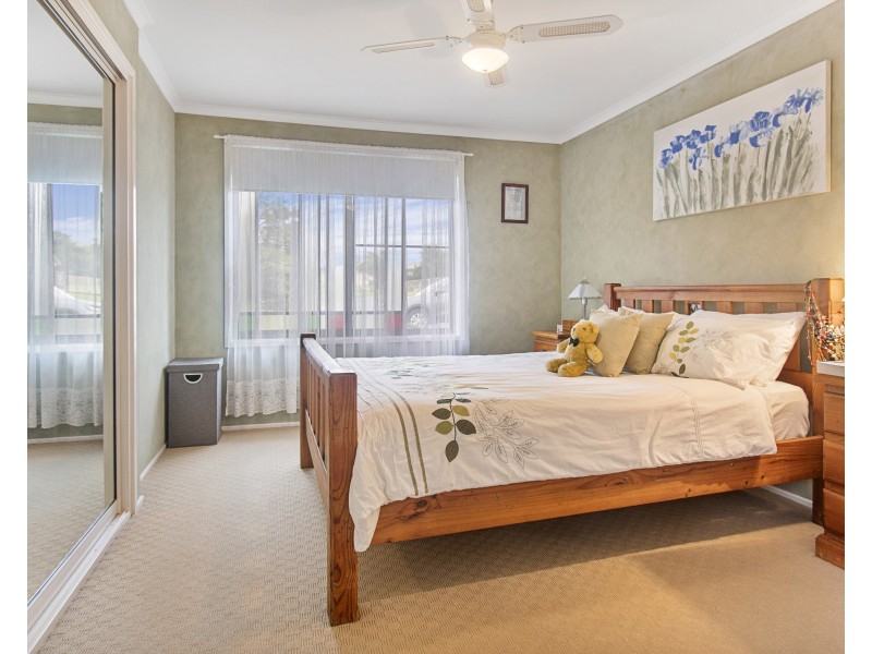 2 Moroney Avenue, St Georges Basin NSW 2540
