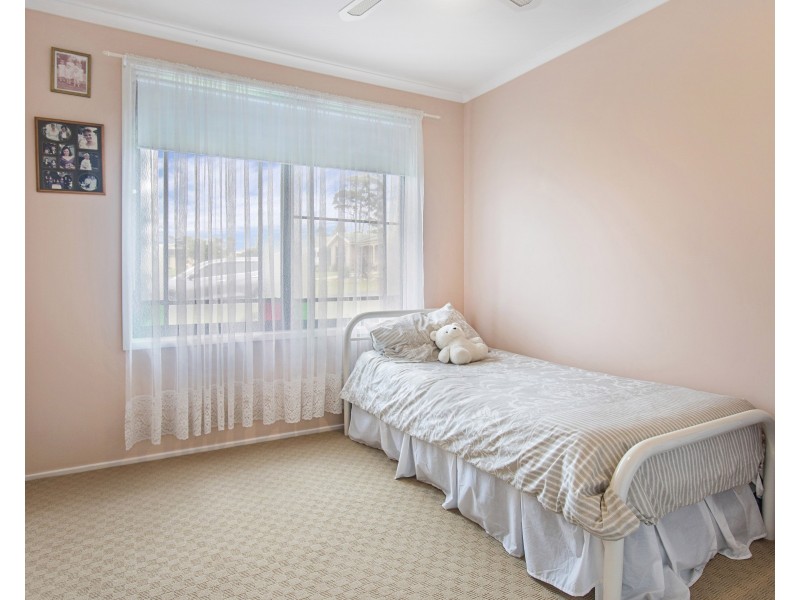 2 Moroney Avenue, St Georges Basin NSW 2540