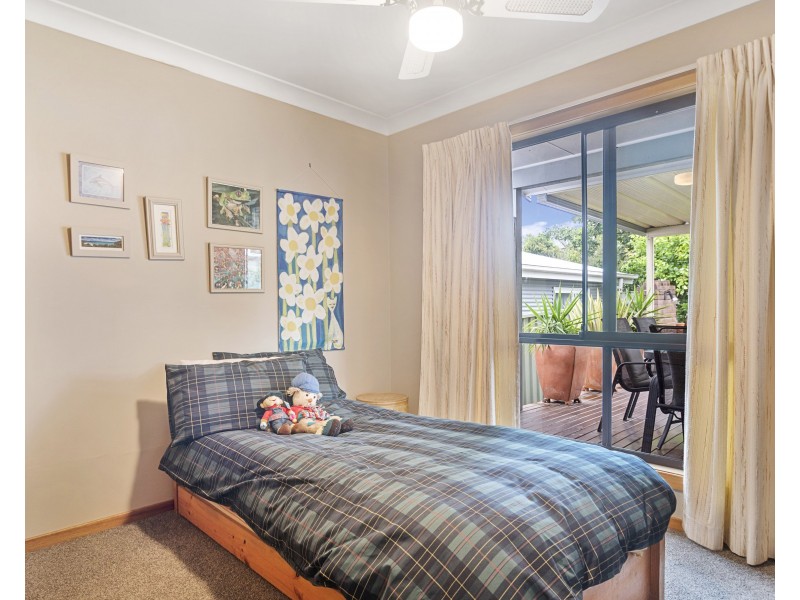 42 Tasman Road, St Georges Basin NSW 2540