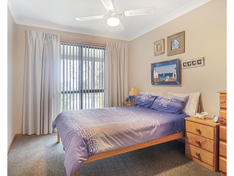 42 Tasman Road, St Georges Basin NSW 2540