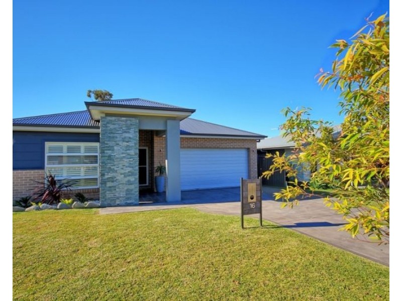 16 Trawler Street, Vincentia NSW 2540