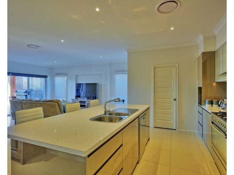 16 Trawler Street, Vincentia NSW 2540