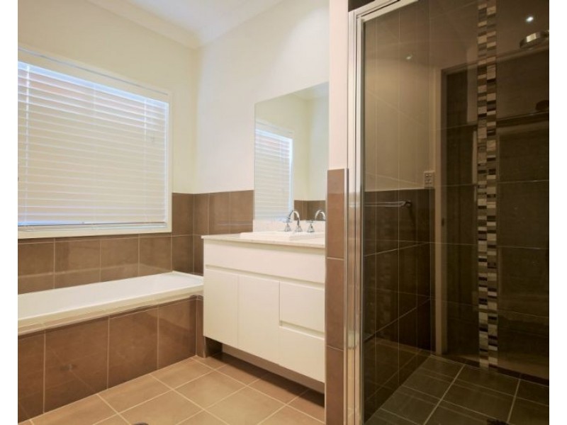 16 Trawler Street, Vincentia NSW 2540