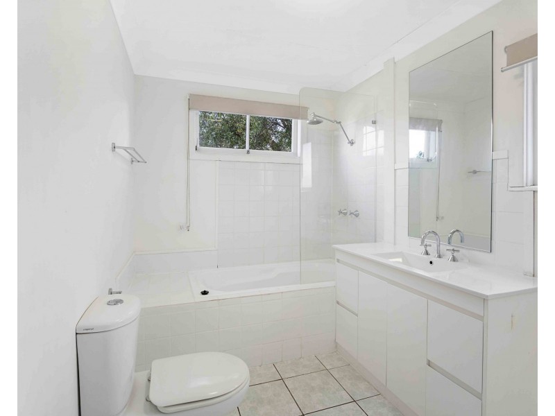 24 Tasman Road, St Georges Basin NSW 2540