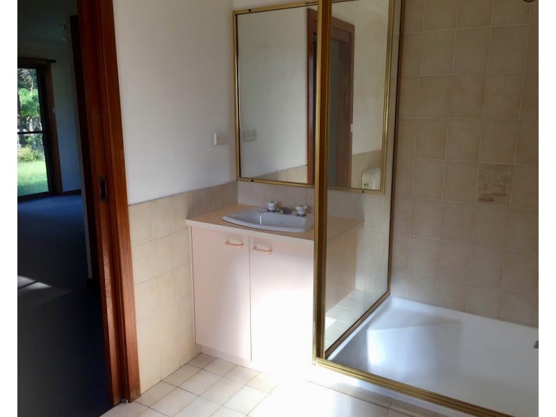 127B Clarendon Crescent, St Georges Basin NSW 2540