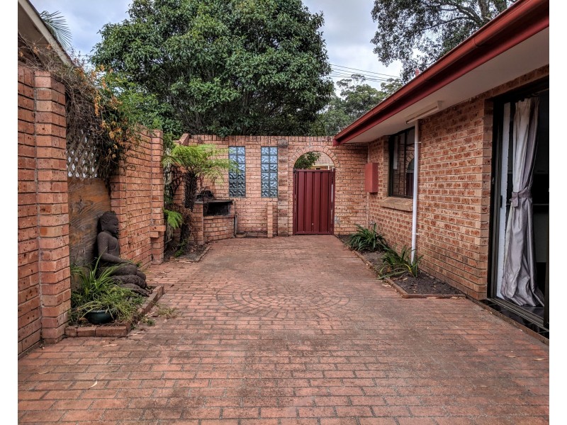 40 Yuroka Crescent, St Georges Basin NSW 2540