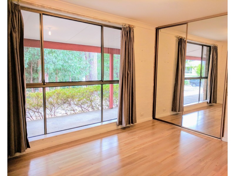 40 Yuroka Crescent, St Georges Basin NSW 2540