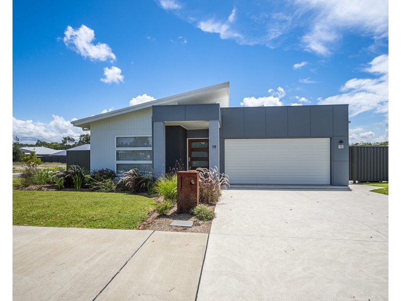 19 Seagrass Avenue, Vincentia NSW 2540