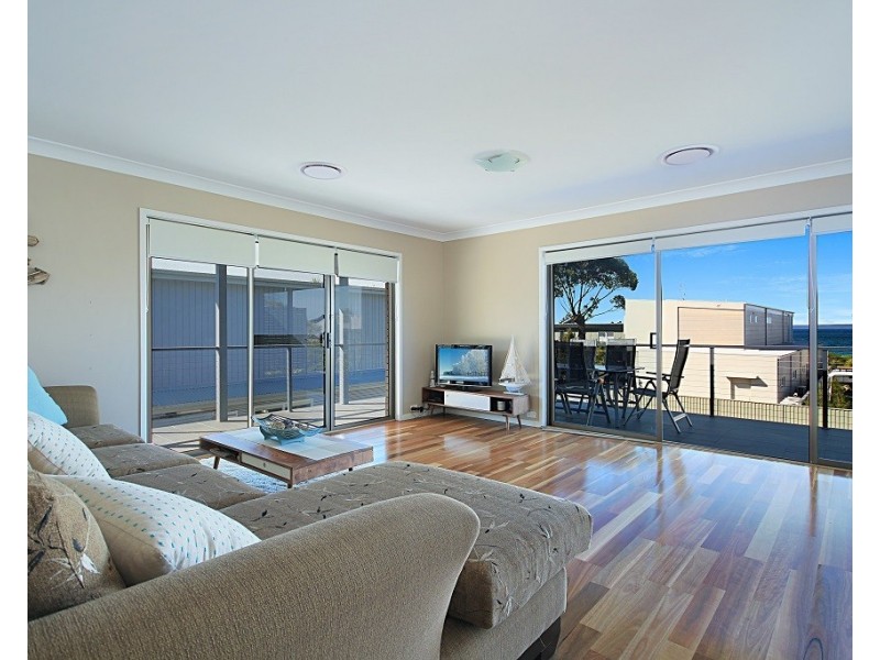 8 Elizabeth Drive, Vincentia NSW 2540