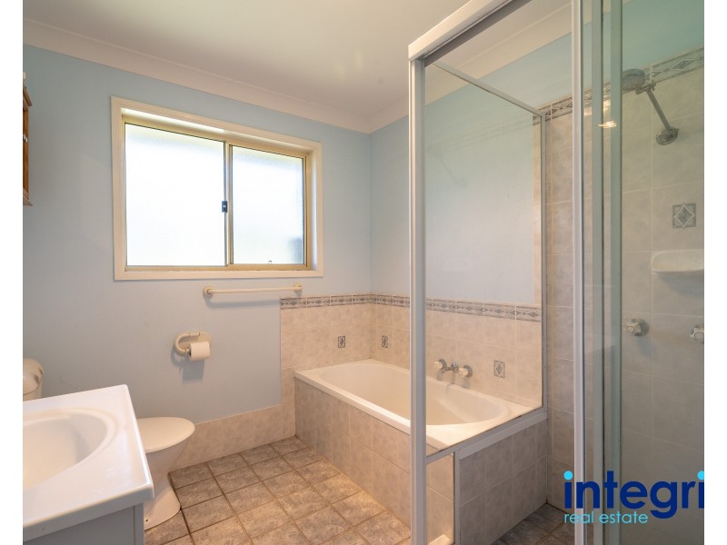 16 Yuroka Crescent, St Georges Basin NSW 2540