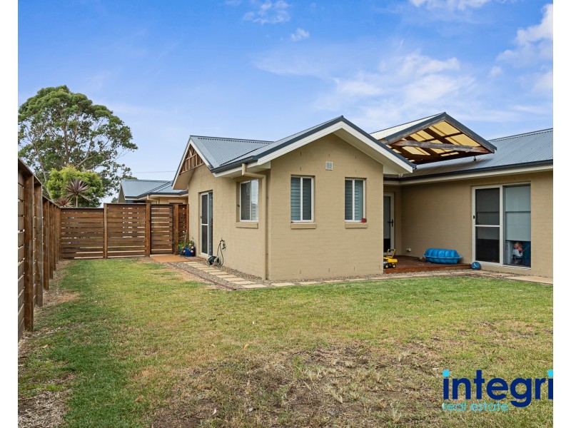 1 Ocean View Road, Sussex Inlet NSW 2540