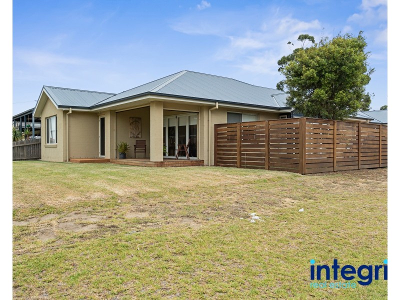 1 Ocean View Road, Sussex Inlet NSW 2540