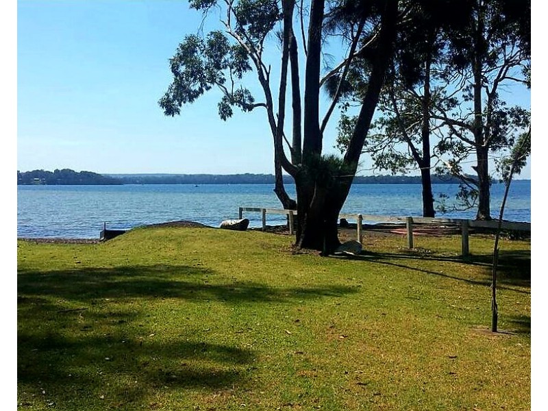 14 Island Point Rd, St Georges Basin NSW 2540
