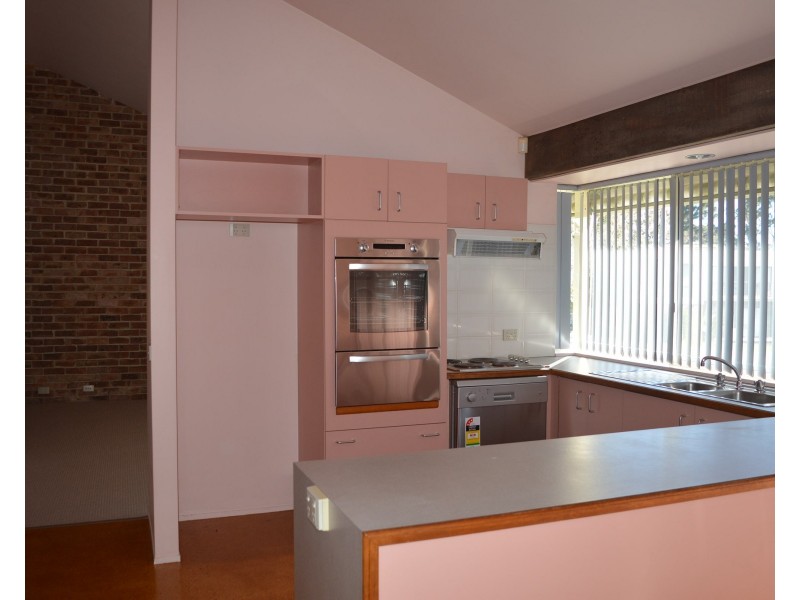 2 Rauch Close, St Georges Basin NSW 2540