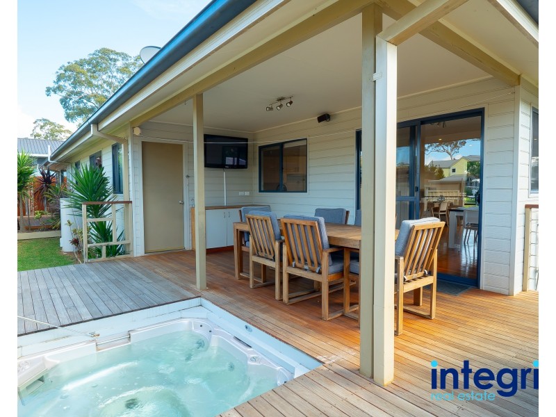 16 Mathie Street, Basin View NSW 2540