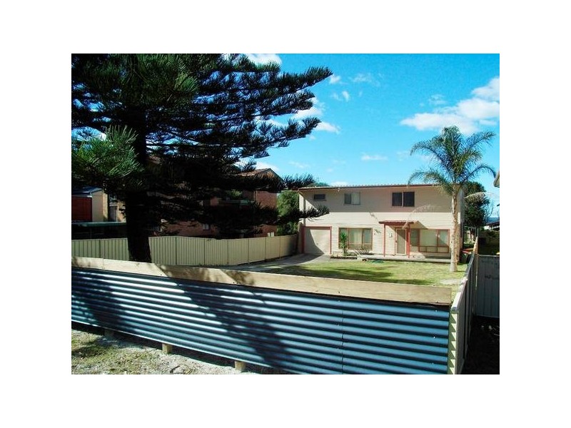 16 Elizabeth Dve, Vincentia NSW 2540