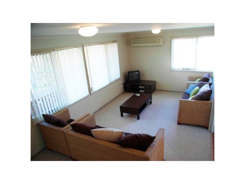 16 Elizabeth Dve, Vincentia NSW 2540
