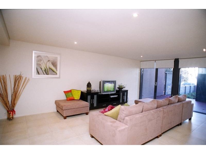 2/42 Bowen St, Huskisson NSW 2540