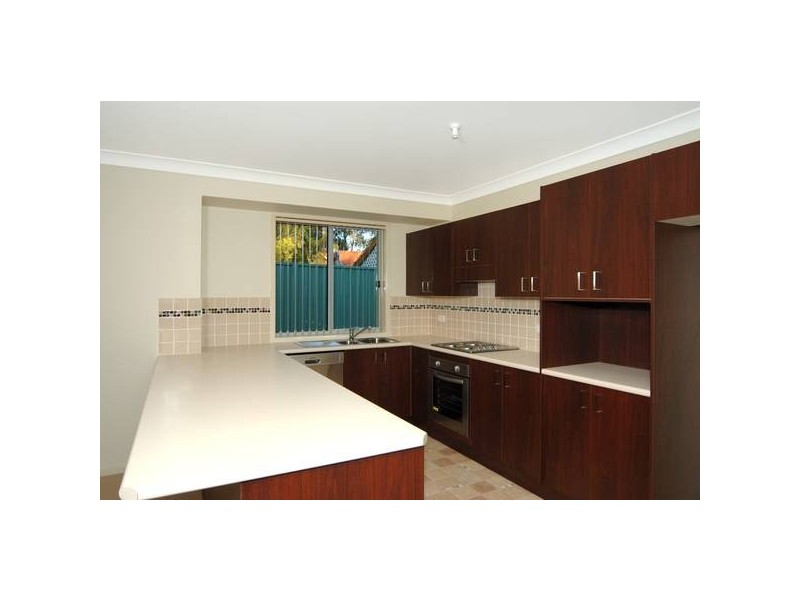 Hillcrest Avenue, Nowra NSW 2541