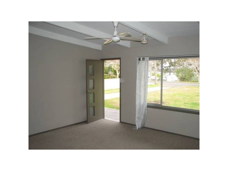 Walmer Avenue, Sanctuary Point NSW 2540