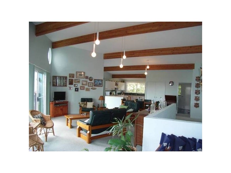 303 Elizabeth Drive, Vincentia NSW 2540